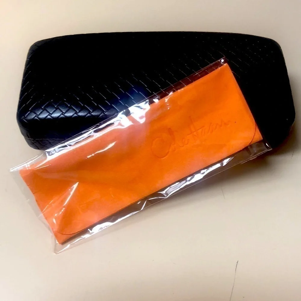𝅺COLE Haan hard sunglass case with cloth. Brand new